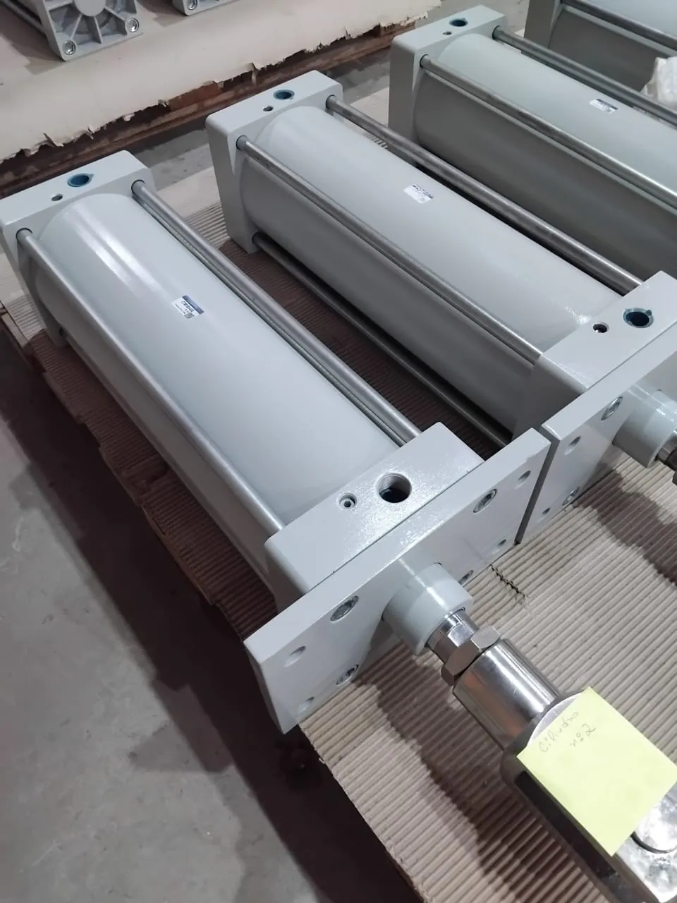 Cilindro Pneumático de Dupla Ação - Ø160 x 400mm de Curso - Unidade