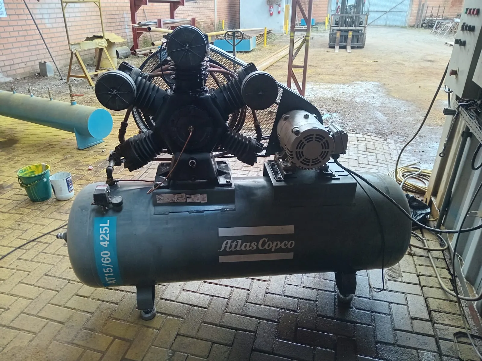 Compressor De Ar 60 Pés 425L 15HP 175 PSI ATLAS COPCO