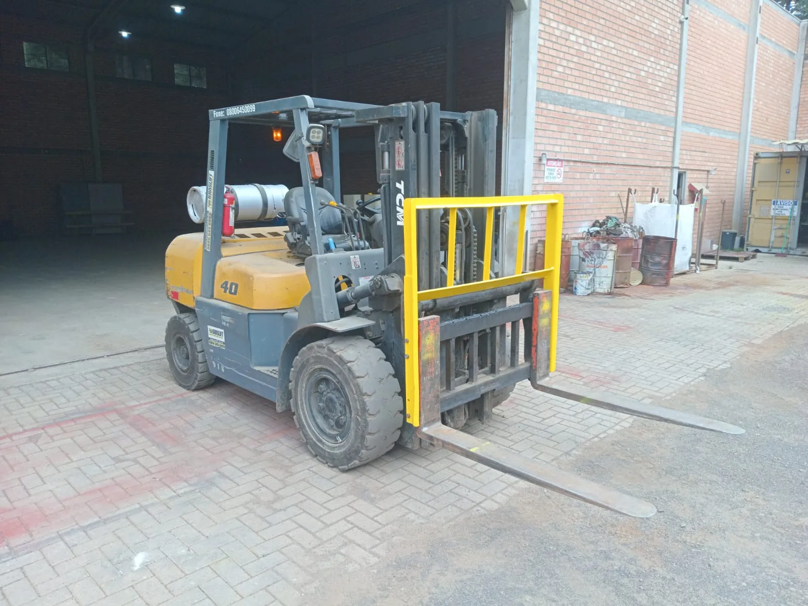 Empilhadeira TCM FG40T9 Ano 2011 + Acessórios