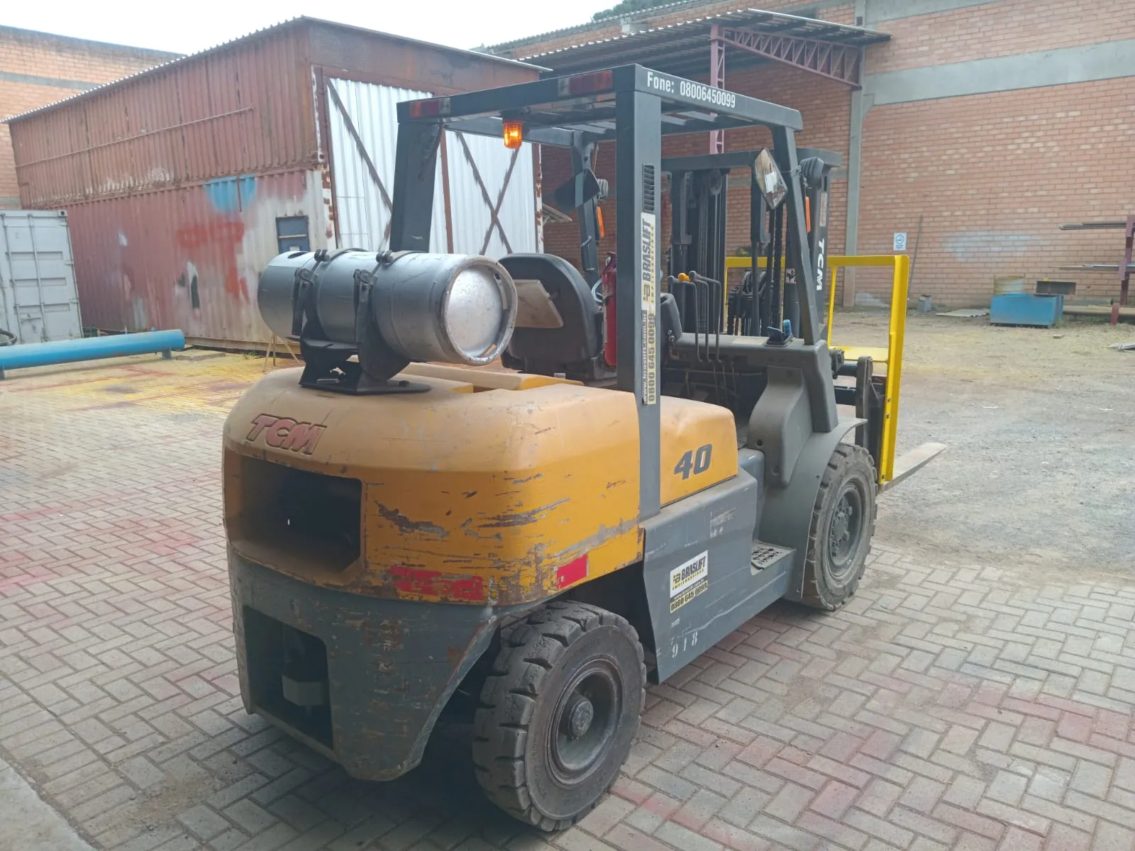 Empilhadeira TCM FG40T9 Ano 2011 + Acessórios