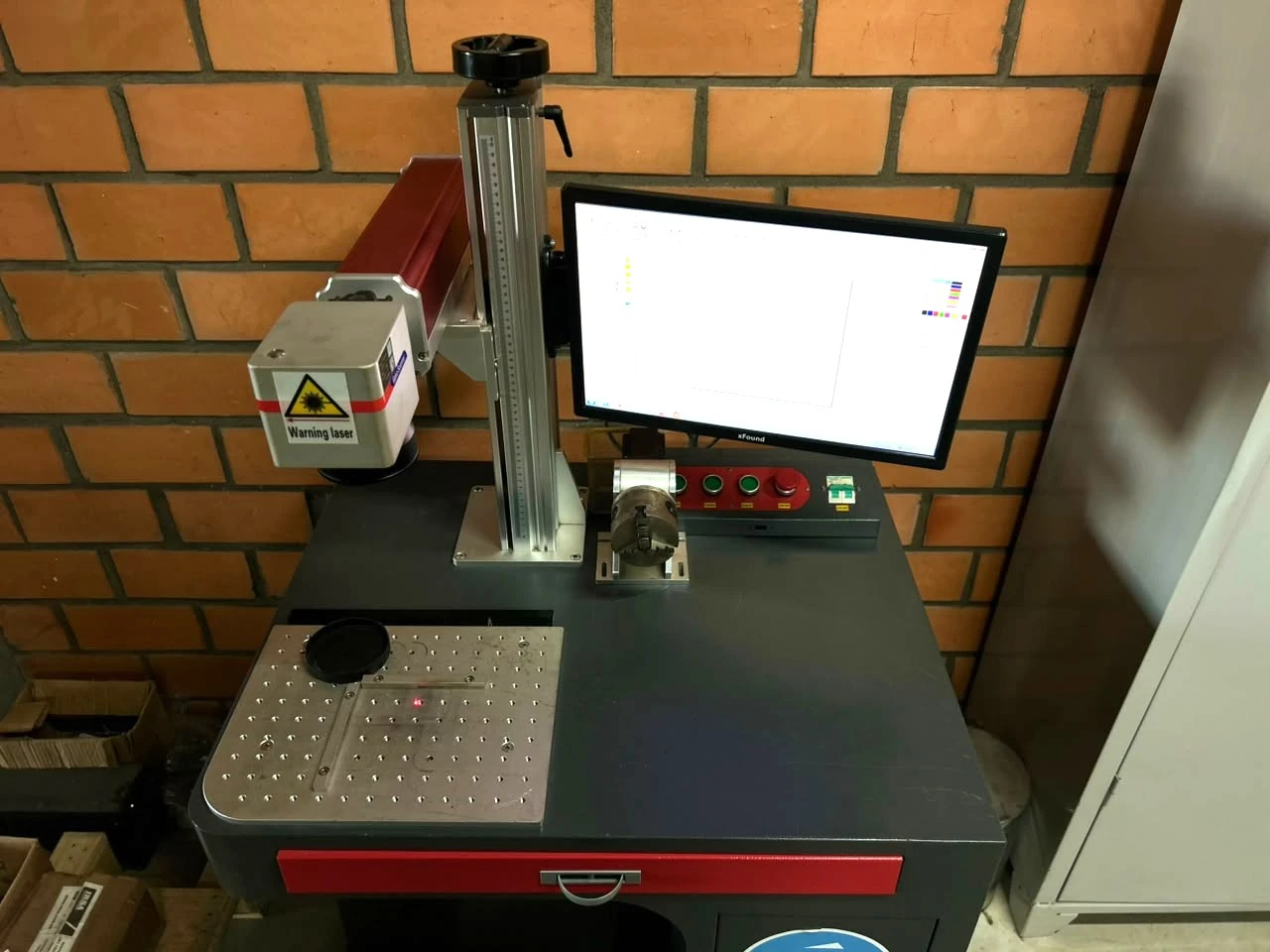Máquina De Gravação A Laser + 680 Placas Inox