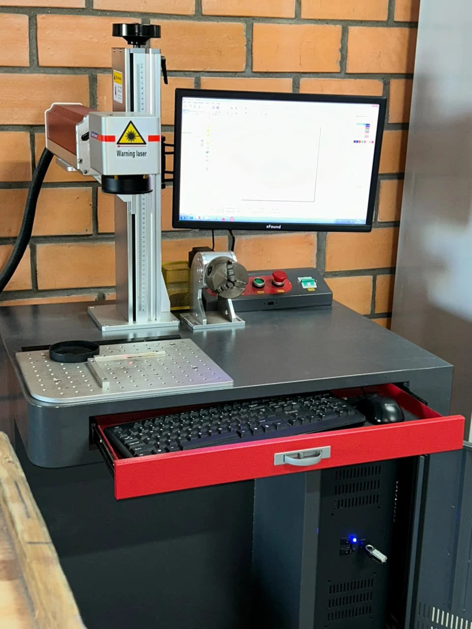 Máquina De Gravação A Laser + 680 Placas Inox