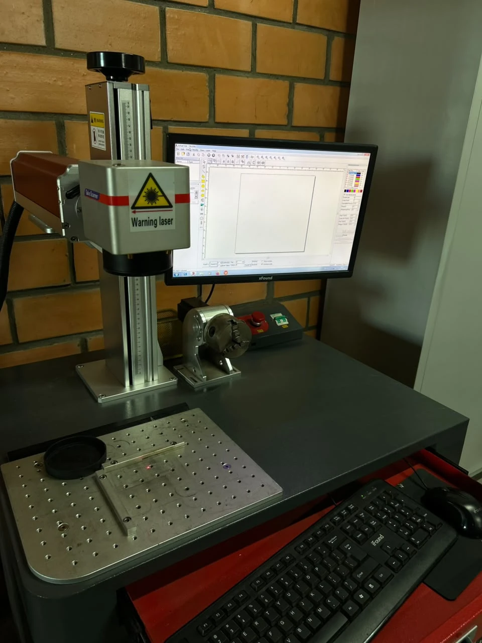 Máquina De Gravação A Laser + 680 Placas Inox