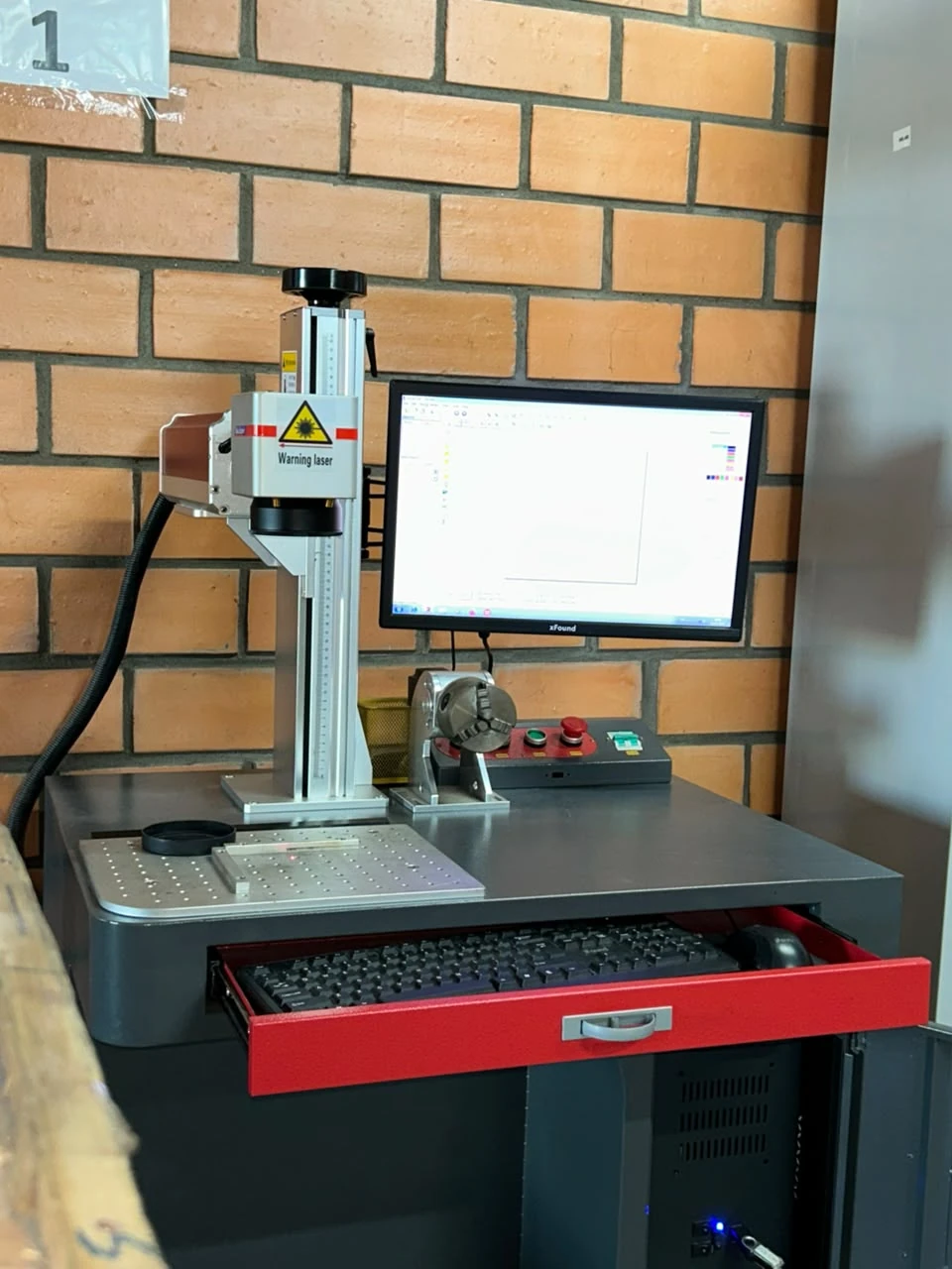 Máquina De Gravação A Laser + 680 Placas Inox