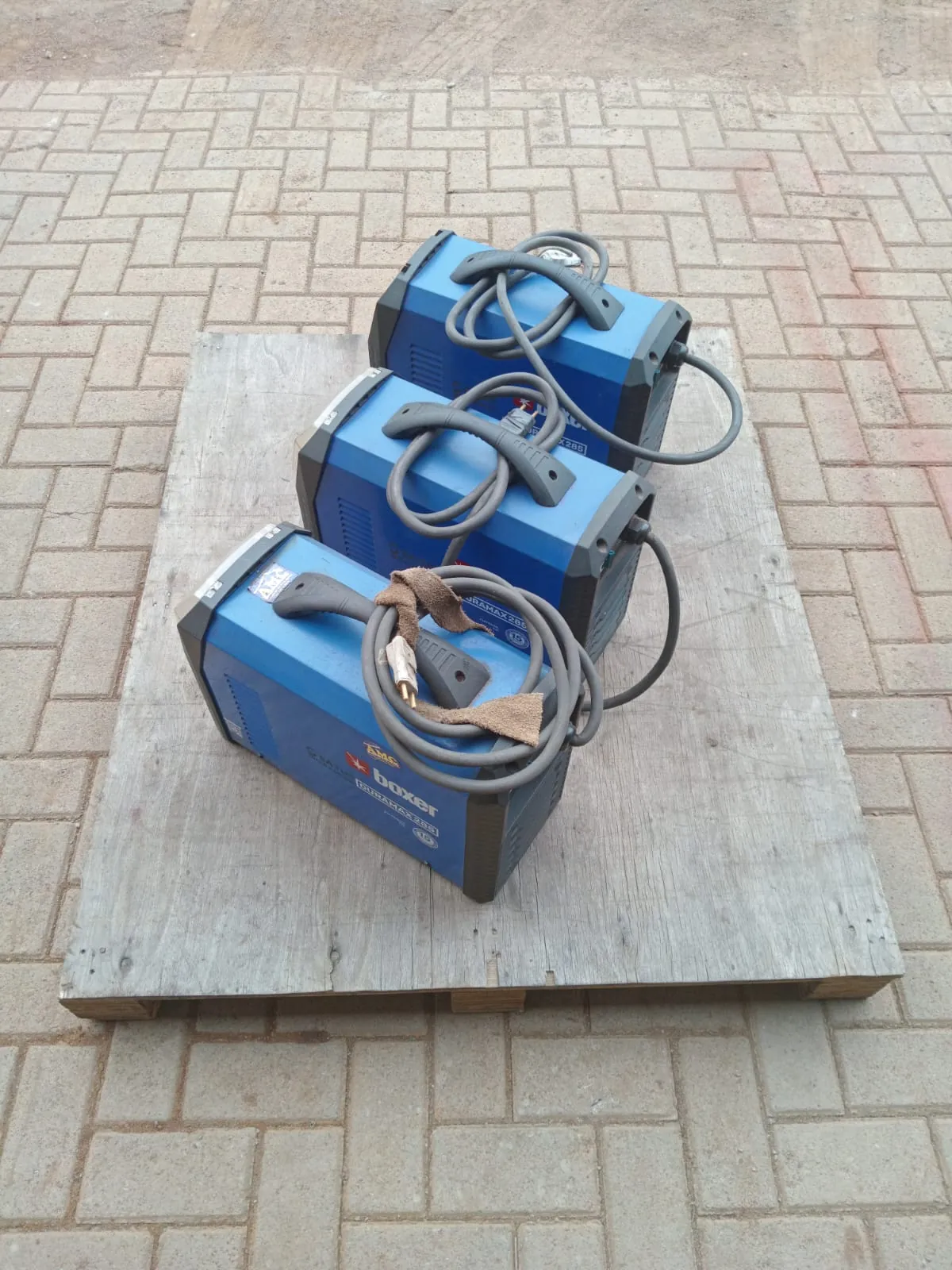 Máquina de Solda 285 200V DURAMAX - Unidade