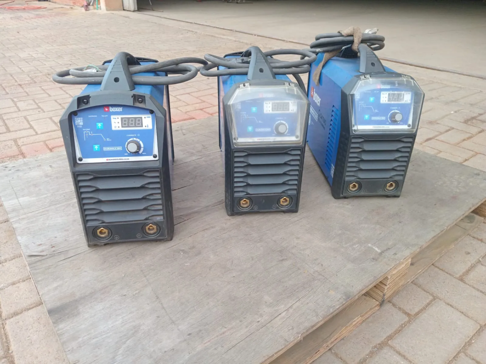 Máquina de Solda 285 200V DURAMAX - Unidade