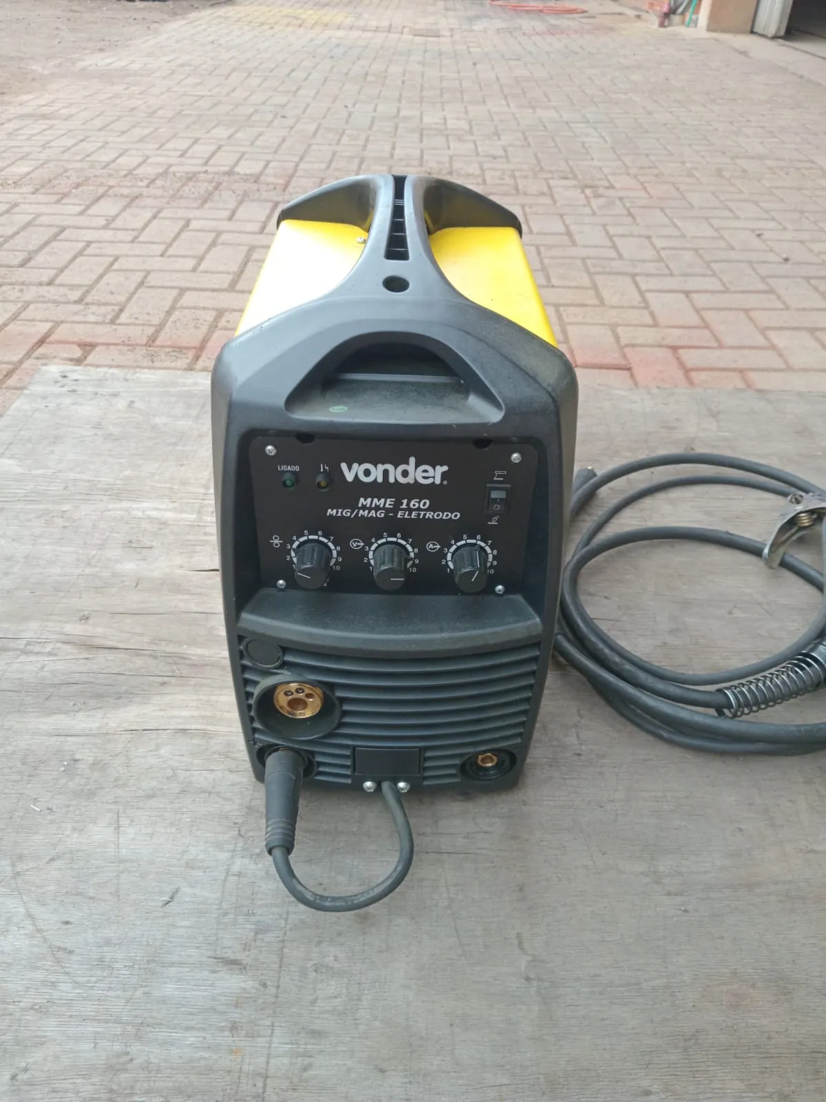 Máquina de Solda MIG MAG Eletrodo 160a MME 220V VONDER - Unidade