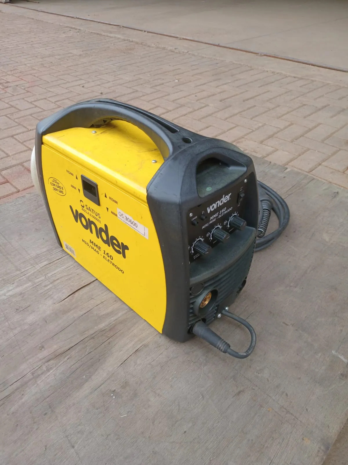 Máquina de Solda MIG MAG Eletrodo 160a MME 220V VONDER - Unidade