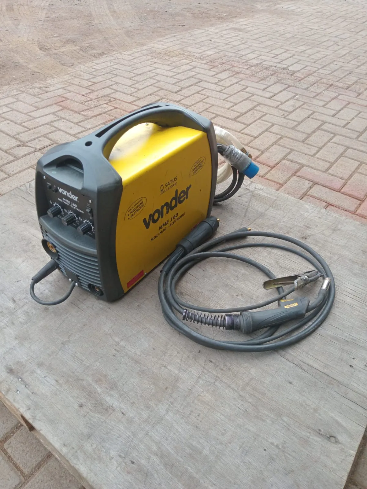 Máquina de Solda MIG MAG Eletrodo 160a MME 220V VONDER - Unidade