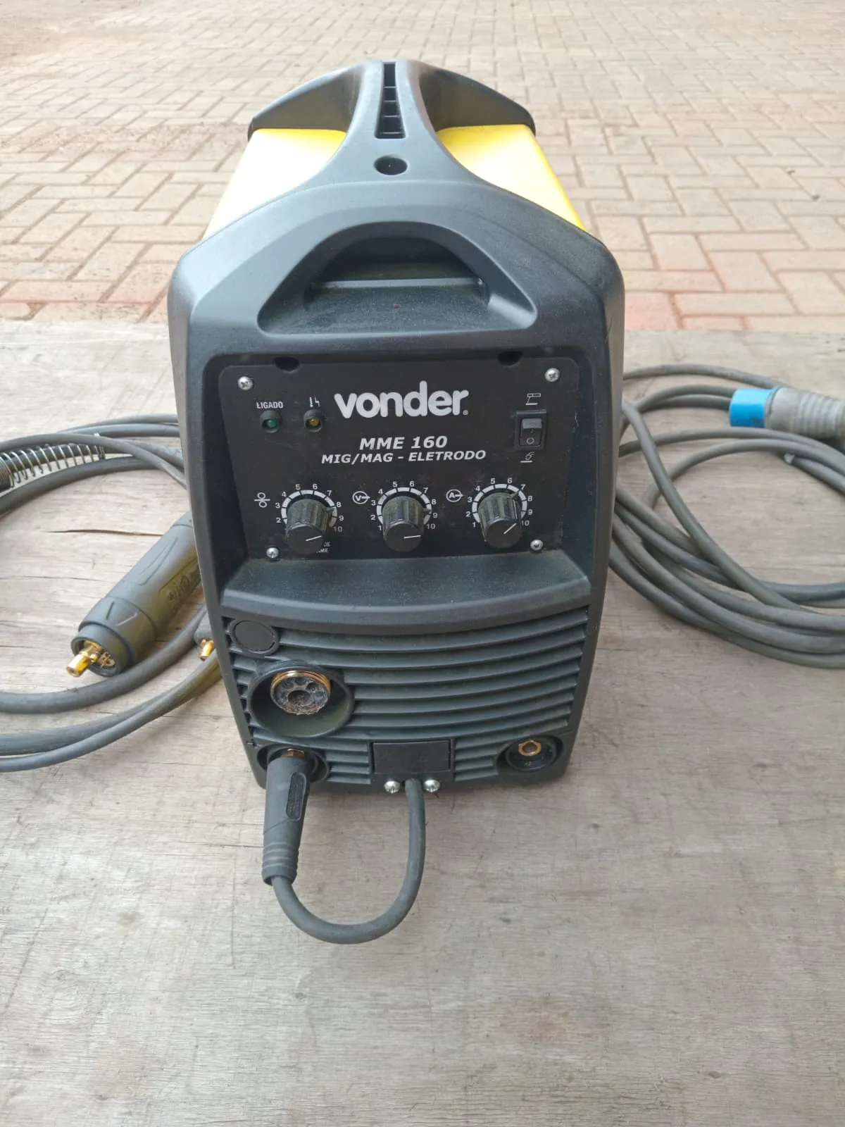 Máquina de Solda MIG MAG Eletrodo 160a MME 220V VONDER - Unidade
