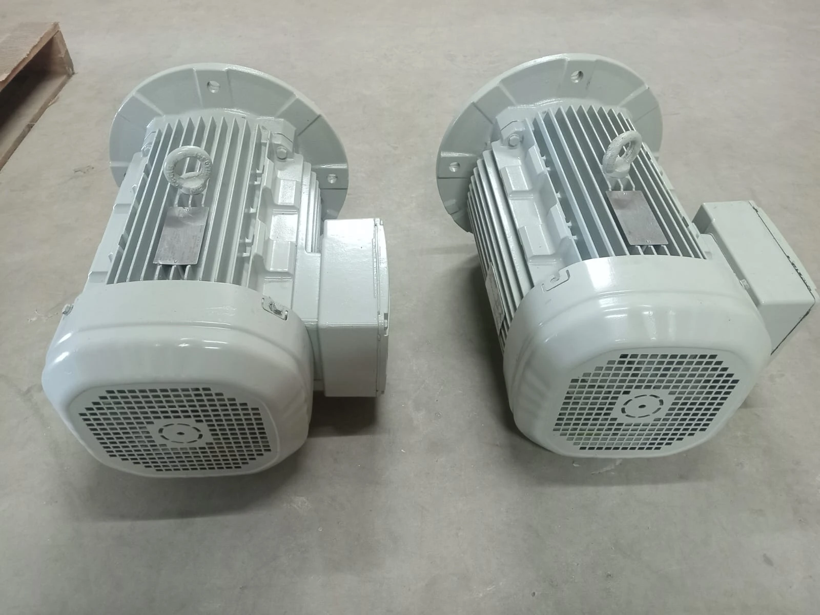 Motor Elétrico SEW DRE160M4 - Unidade
