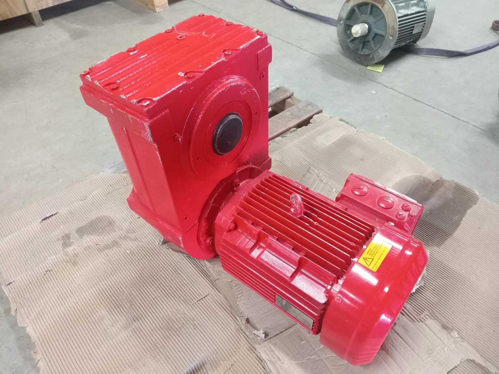 Motoredutor SEW FA87/G DRN132M4
