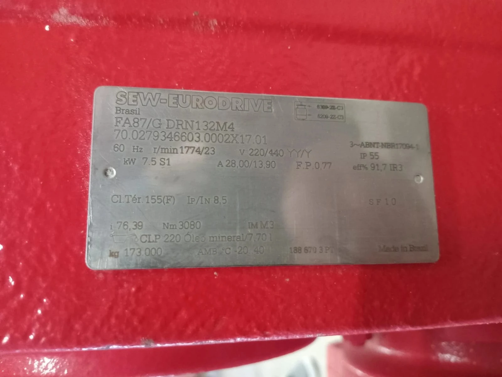 Motoredutor SEW FA87/G DRN132M4